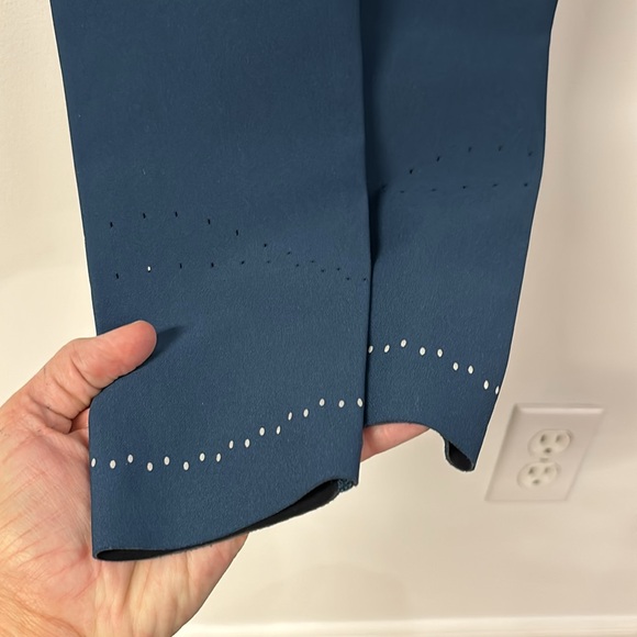 Lululemon Zoned In leggings - Picture 6 of 9